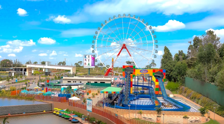 Two Rivers Mall Ferris Wheel 