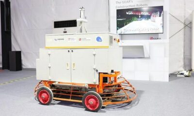 Concrete finishing robot
